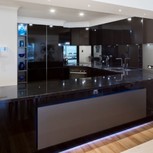 Black gloss kitchen renovation