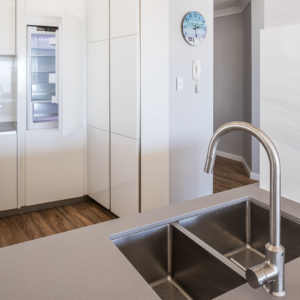 white gloss kitchen design